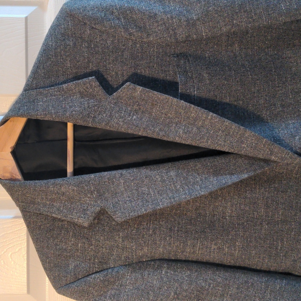 Men's blazer, sports coat. Size 40. Gray flecks. Made in USA.